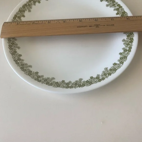 Corelle Spring Blossom Crazy Daisy Luncheon Salad Plates Set of 2. They are 8.5” - Picture 2 of 4